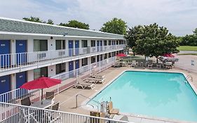 Motel 6 Nashville - Goodlettsville